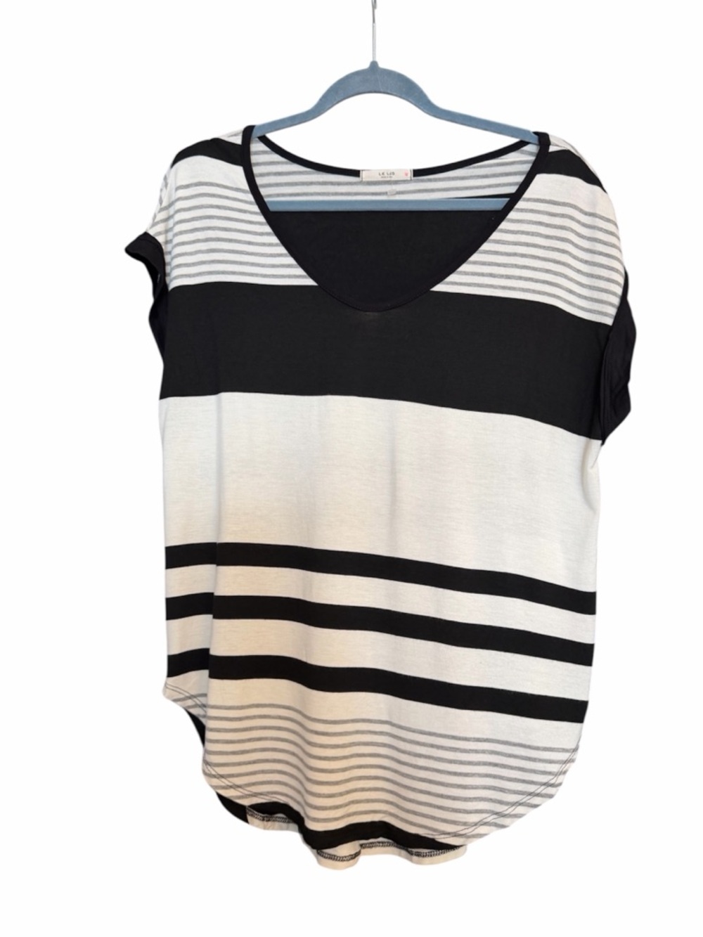 Le Lis Black and White Striped V-Neck Short Cap Sleeve Hi-Low Top ❤️HP❤️